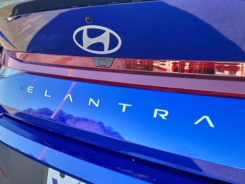 Used 2025 Hyundai Elantra Sport image 28