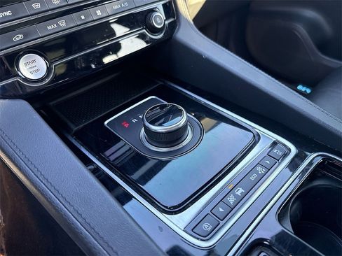 Used 2020 Jaguar F-PACE Prestige image 22