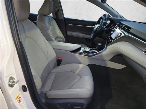 Used 2018 Toyota Camry XSE image 10