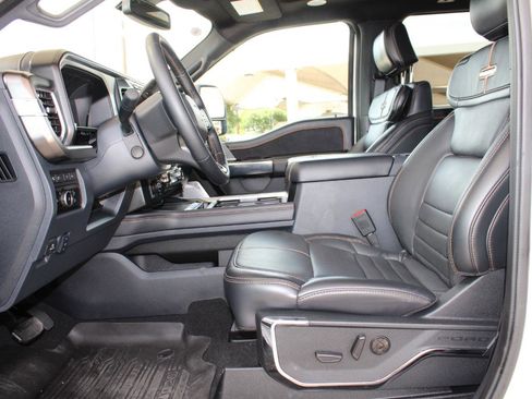 Used 2024 Ford F250 Platinum w/ Tremor Off-Road Package AWD/4WD image 11