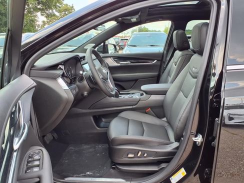 New 2025 Cadillac XT5 Premium Luxury w/ LPO, Floor Liner Package image 14