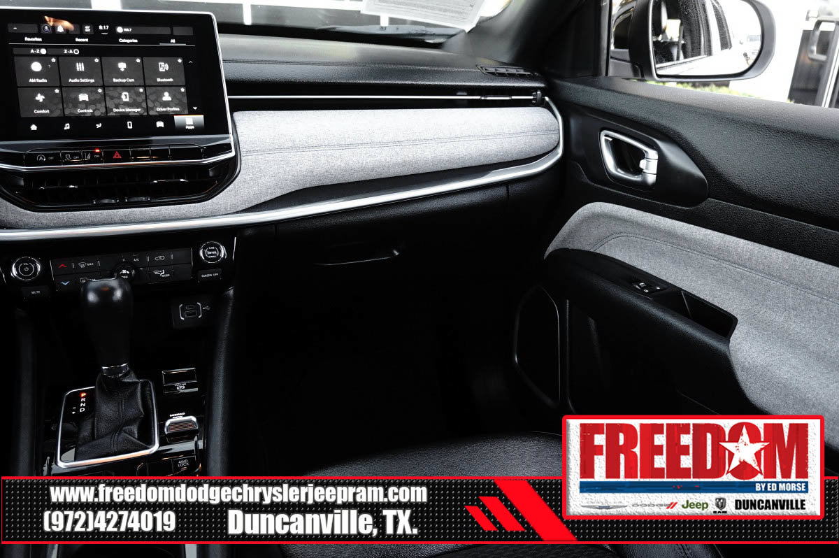 Used 2024 Jeep Compass Latitude AWD/4WD image 28