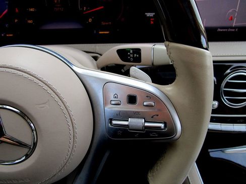 Used 2018 Mercedes-Benz S 560 4MATIC Sedan image 20