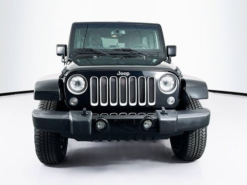 Used 2017 Jeep Wrangler Unlimited Sahara w/ Connectivity Group image 2