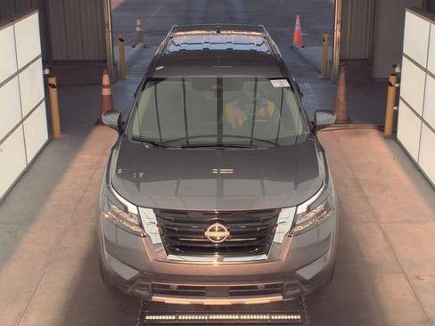 Certified 2025 Nissan Pathfinder SL FWD image 12