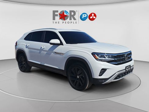 Used 2021 Volkswagen Atlas Cross Sport SE w/ Panoramic Sunroof Package FWD image 7