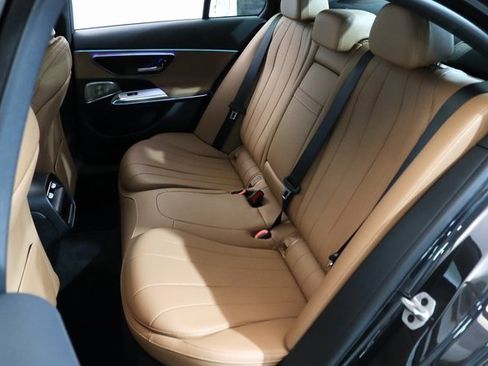 Used 2024 Mercedes-Benz E 350 4MATIC Sedan w/ Driver Assistance Package image 17