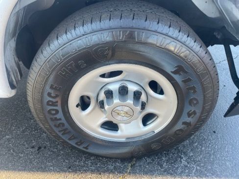 Used 2021 Chevrolet Express 2500 w/ Driver Convenience Package image 18