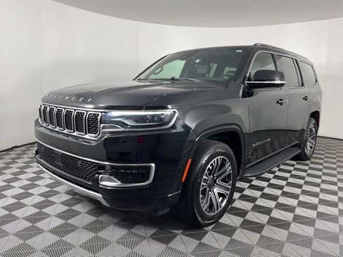 Used 2024 Jeep Wagoneer Series II w/ Flexible Seating Group RWD image 6