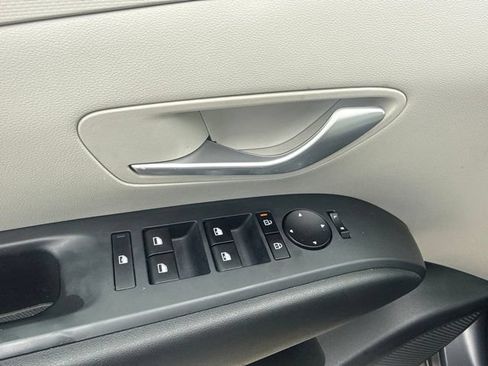 Used 2025 Hyundai Tucson SEL FWD image 12