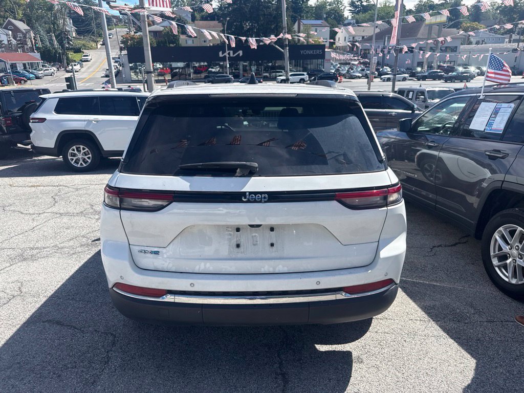Used 2023 Jeep Grand Cherokee 4WD 4xe image 3
