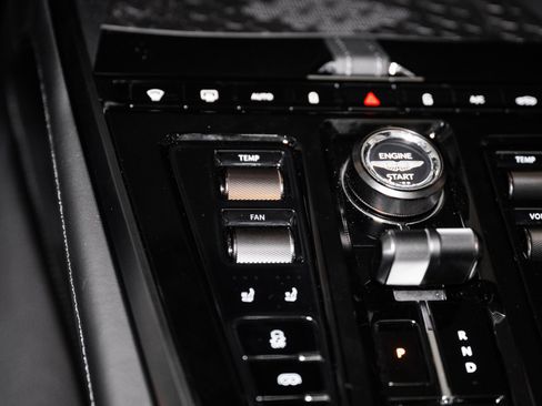 Used 2025 Aston Martin DBX 707 image 46