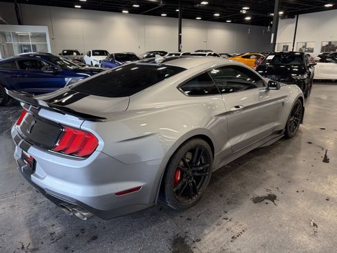 Used 2022 Ford Mustang Shelby GT500 w/ Technology Package RWD image 7