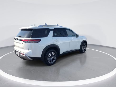 Used 2023 Nissan Pathfinder SL AWD/4WD image 8