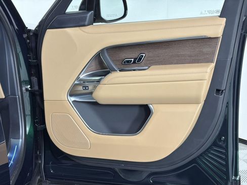 New 2026 Land Rover Range Rover SE image 31