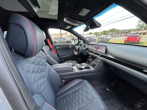 Used 2025 Genesis GV80 3.5T e-SC image 5