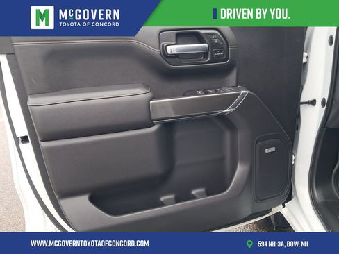 Used 2022 GMC Sierra 1500 AT4 w/ AT4 Premium Package image 11