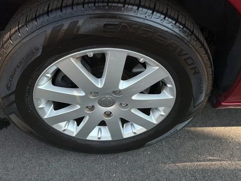 Used 2014 Chrysler Town & Country Touring FWD image 22