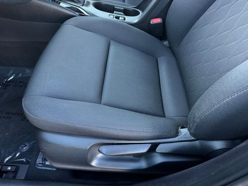 Used 2023 Toyota Corolla LE image 32