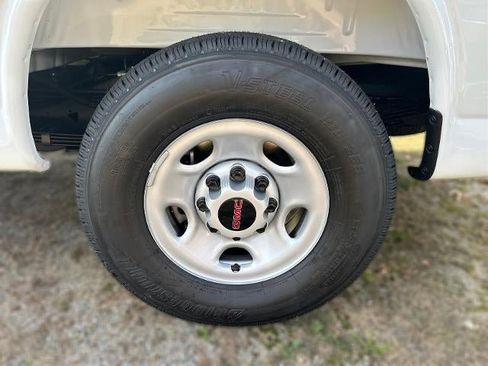 New 2025 GMC Savana 3500 Extended w/ Driver Convenience Package image 9