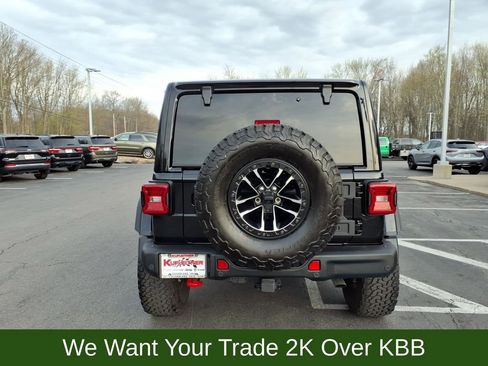 Used 2025 Jeep Wrangler Unlimited Rubicon image 3