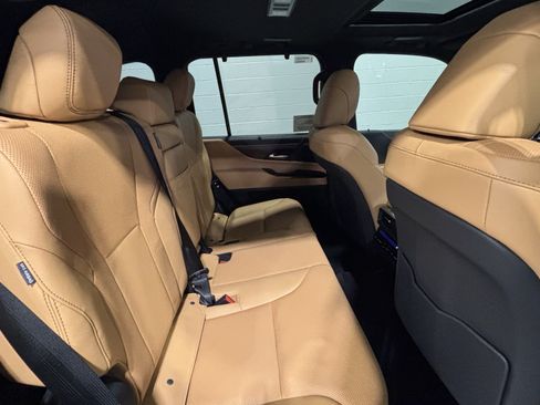 New 2026 Lexus LX 600 4WD w/ Luxury Package image 40
