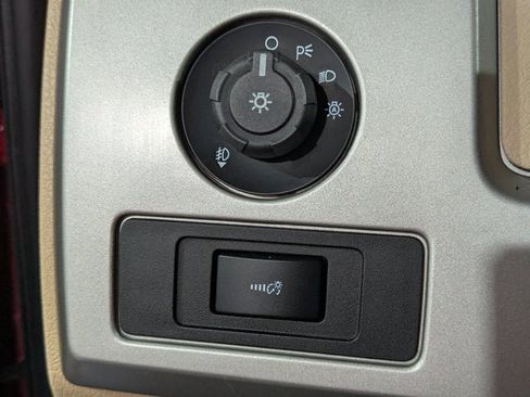 Used 2014 Ford F150 Lariat w/ Lariat Chrome Package image 29