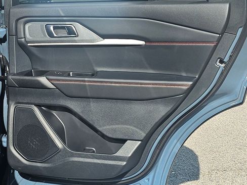 New 2026 Ford Explorer ST-Line w/ ST-Line Street Pack image 35