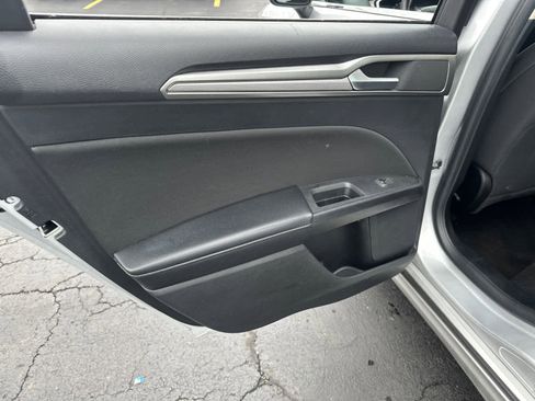 Used 2019 Ford Fusion SE image 29