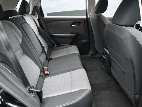 Used 2023 Nissan Rogue SV image 30