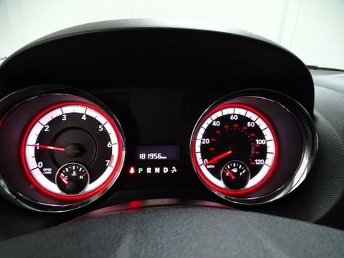 Used 2016 Dodge Grand Caravan American Value Package image 11