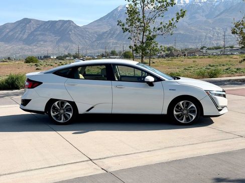 Used 2018 Honda Clarity Touring image 5