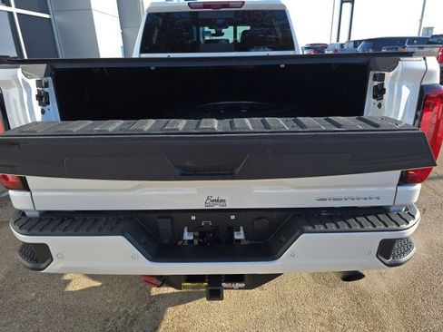 Used 2023 GMC Sierra 2500 Denali w/ Denali Ultimate Package image 11