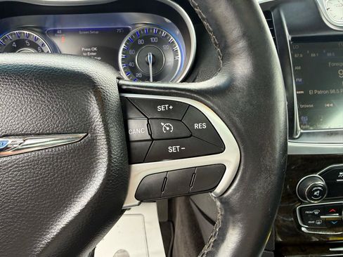 Used 2016 Chrysler 300 C image 18