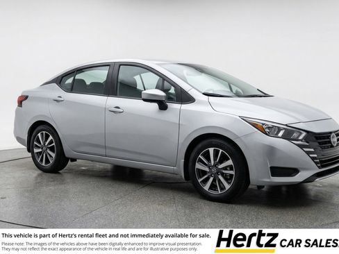 Used 2025 Nissan Versa SV image 1