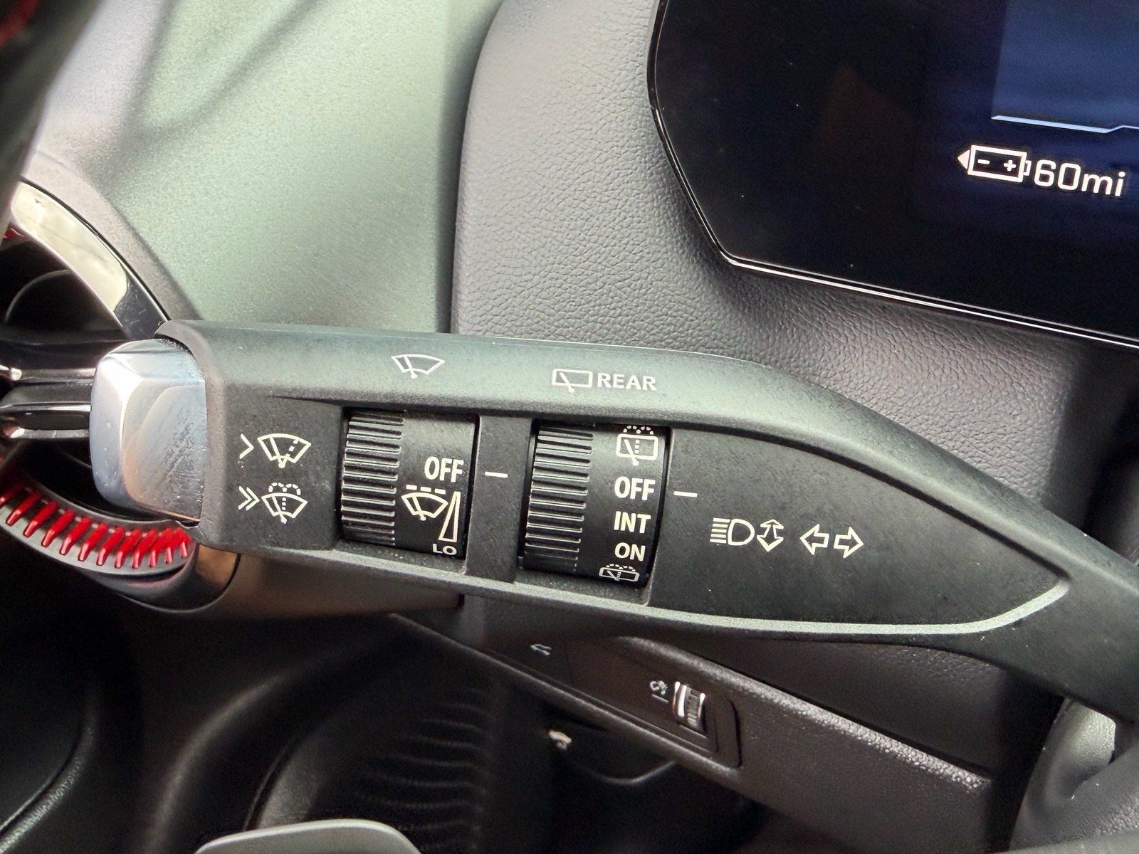 Used 2024 Chevrolet Equinox EV RS FWD image 31