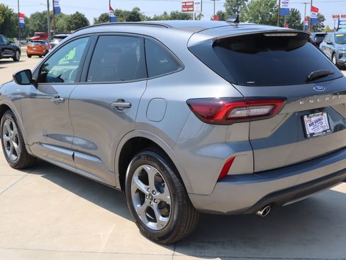 Used 2023 Ford Escape ST-Line image 8