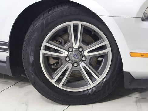 Used 2011 Ford Mustang Premium w/ 201A Rapid Spec Order Code RWD image 13