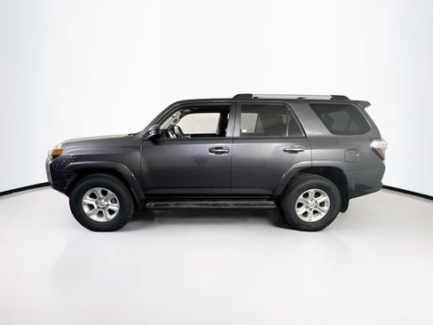 Used 2020 Toyota 4Runner SR5 AWD/4WD image 8