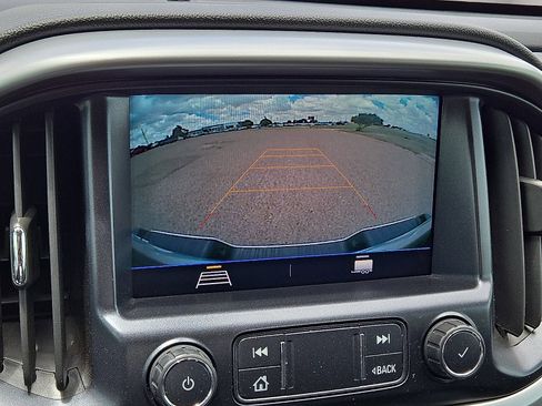 Used 2021 Chevrolet Colorado LT RWD image 27