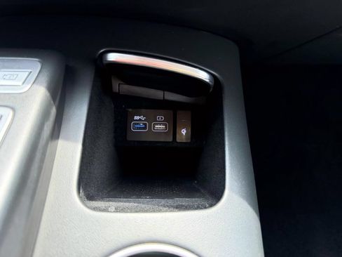 Certified 2025 Genesis GV70 2.5T AWD/4WD image 28