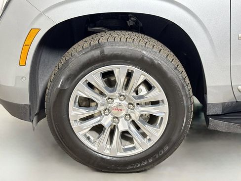 Used 2025 GMC Yukon XL Denali AWD/4WD image 31