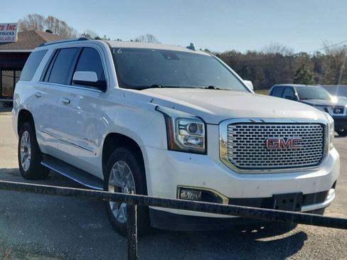 Used 2016 GMC Yukon Denali image 2