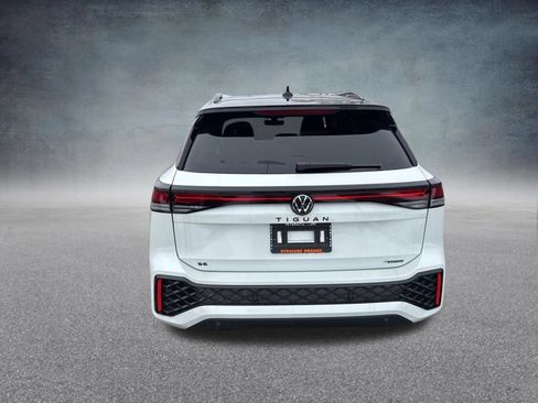 New 2026 Volkswagen Tiguan SE R-Line AWD/4WD image 4