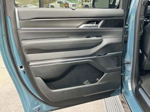 New 2026 Jeep Grand Wagoneer L Summit image 10