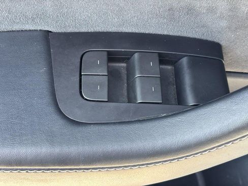 Used 2023 Tesla Model 3 Standard Range image 16