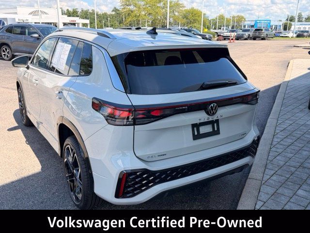 Certified 2026 Volkswagen Tiguan SEL R-Line AWD/4WD image 2