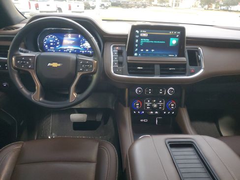 Used 2023 Chevrolet Suburban High Country image 11