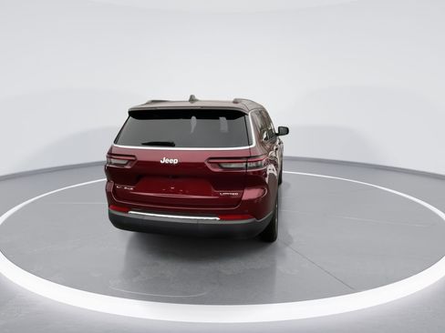 Used 2022 Jeep Grand Cherokee L Limited image 17