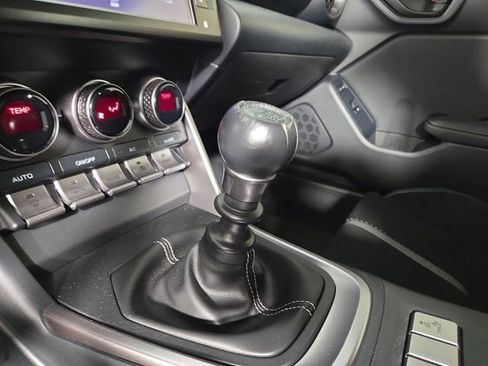 Used 2025 Toyota GR86 Premium w/ ALL Weather Mat Package (TMS) RWD image 20